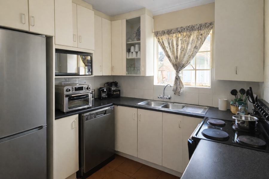 3 Bedroom Property for Sale in Die Hoewes Gauteng