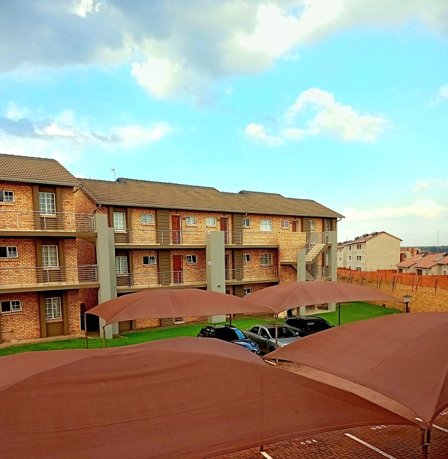 2 Bedroom Property for Sale in Monavoni Gauteng