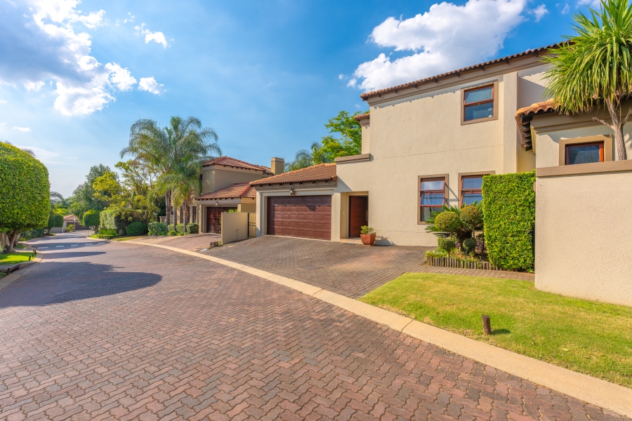 3 Bedroom Property for Sale in Douglasdale Gauteng