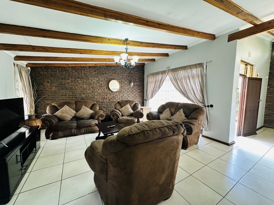 4 Bedroom Property for Sale in Verwoerdpark Gauteng
