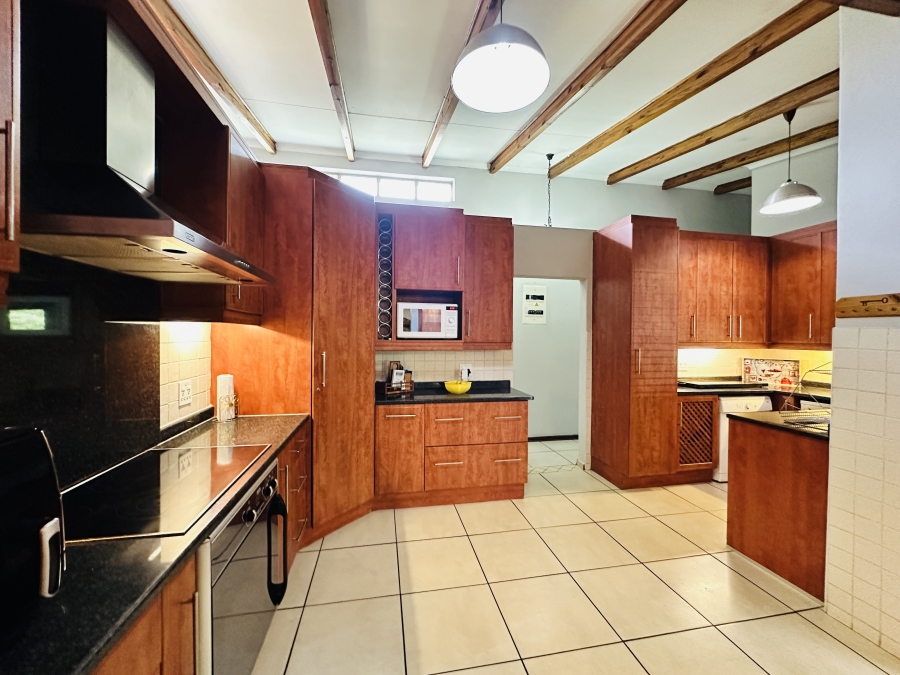 4 Bedroom Property for Sale in Verwoerdpark Gauteng