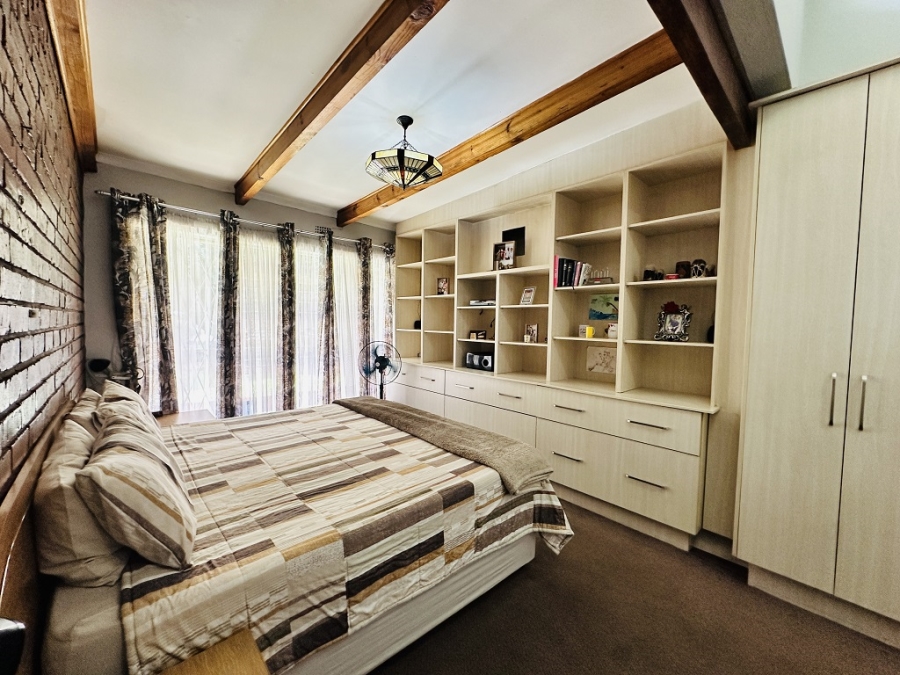 4 Bedroom Property for Sale in Verwoerdpark Gauteng