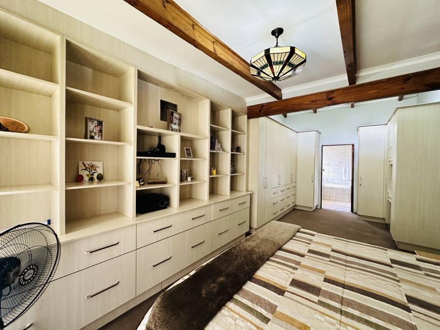 4 Bedroom Property for Sale in Verwoerdpark Gauteng