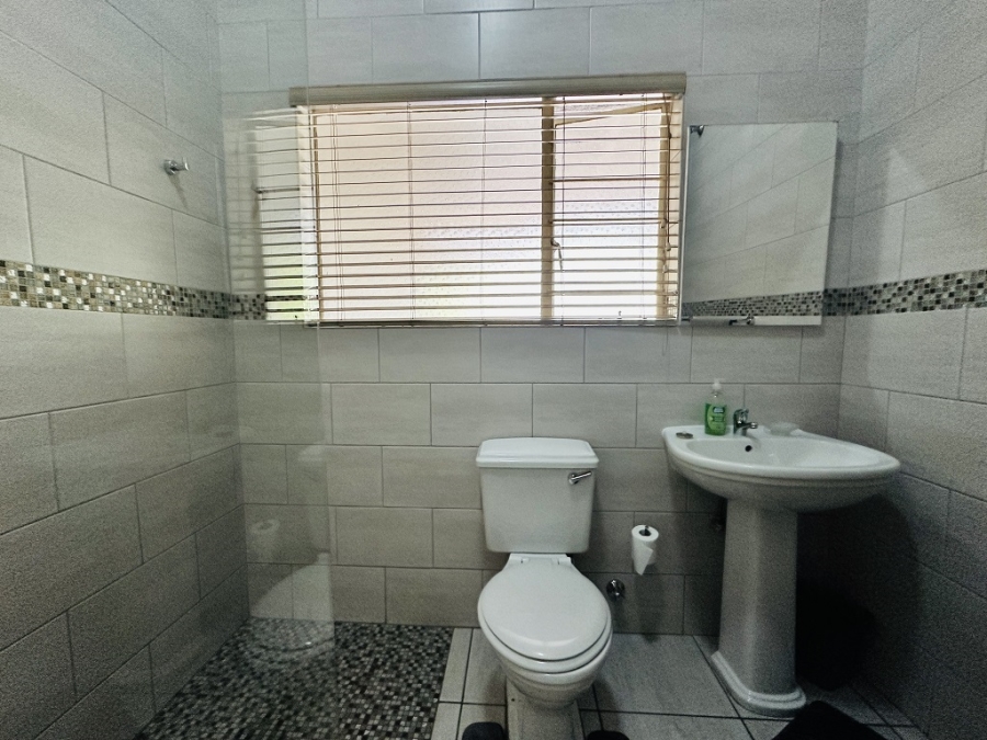 4 Bedroom Property for Sale in Verwoerdpark Gauteng