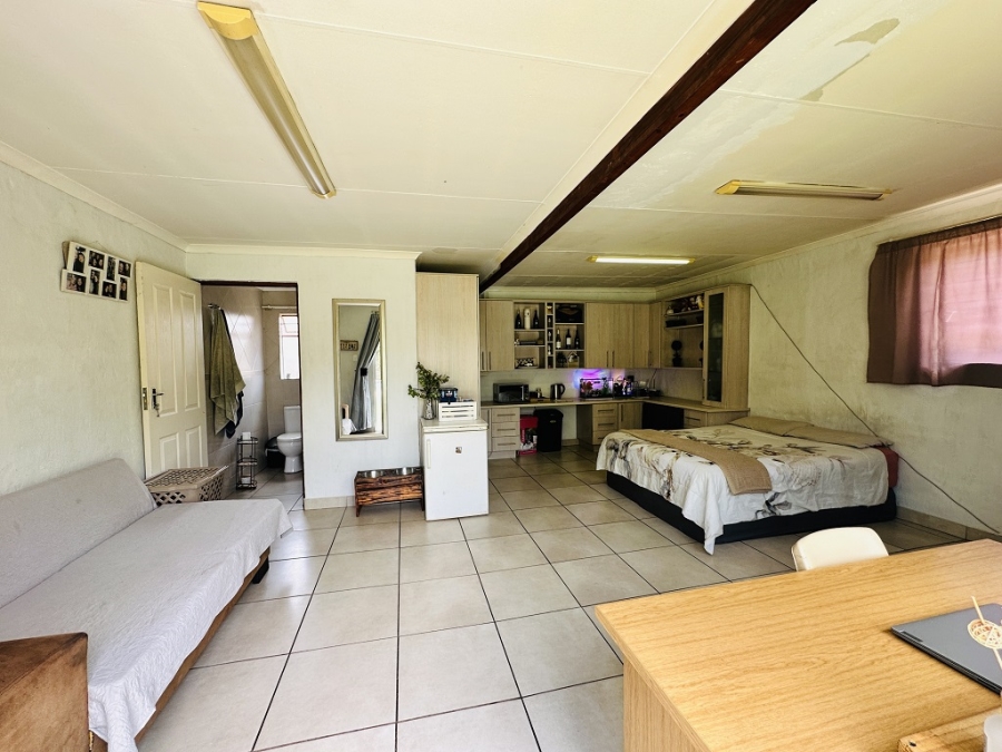 4 Bedroom Property for Sale in Verwoerdpark Gauteng