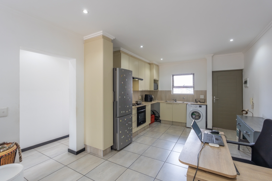 2 Bedroom Property for Sale in Sunninghill Gauteng