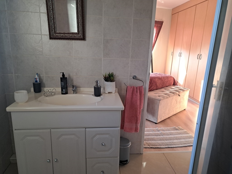 2 Bedroom Property for Sale in Winchester Hills Gauteng