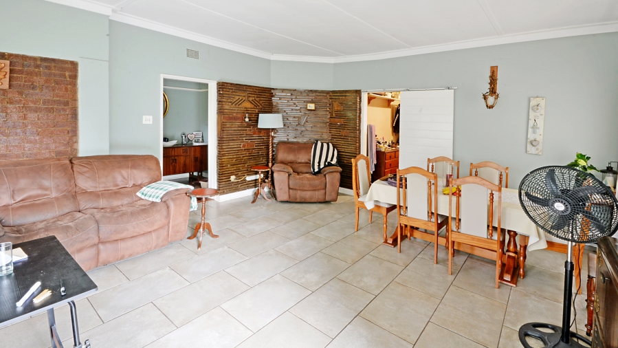 3 Bedroom Property for Sale in Rhodesfield Gauteng