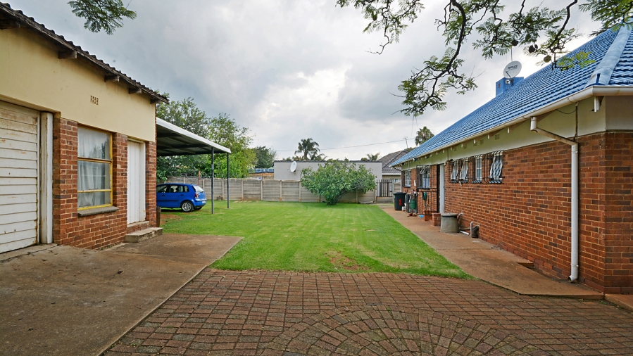 3 Bedroom Property for Sale in Rhodesfield Gauteng