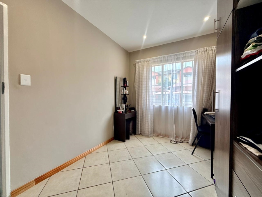 2 Bedroom Property for Sale in Monavoni Gauteng
