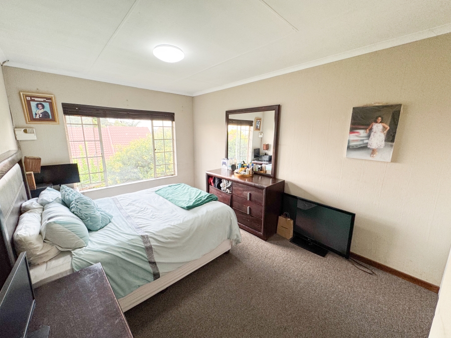 2 Bedroom Property for Sale in Wierdaglen Estate Gauteng