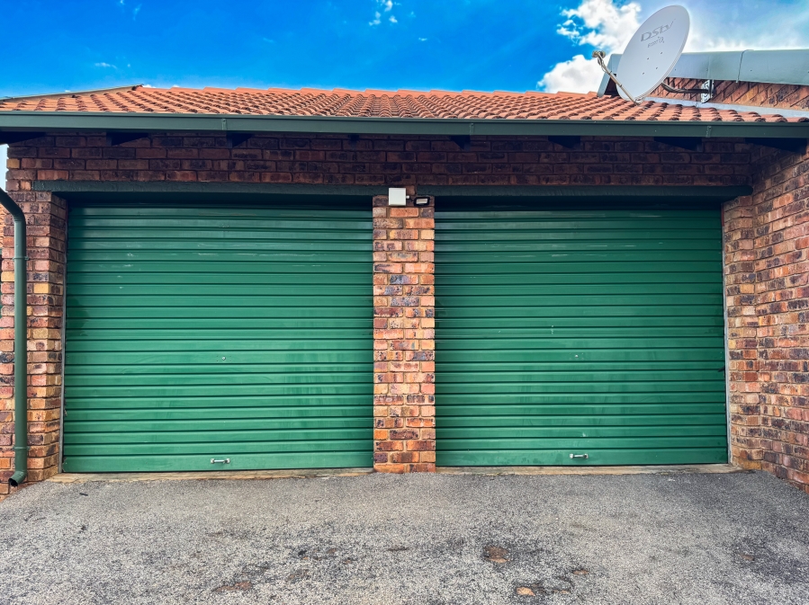 2 Bedroom Property for Sale in Wierdaglen Estate Gauteng