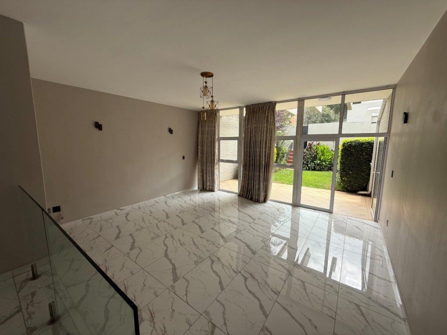 To Let 3 Bedroom Property for Rent in Atholl Gauteng