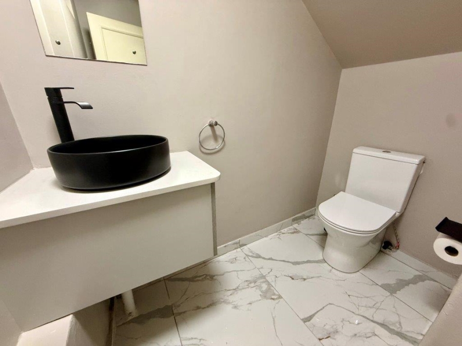 To Let 3 Bedroom Property for Rent in Atholl Gauteng