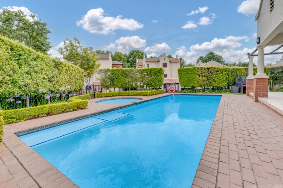 1 Bedroom Property for Sale in Lonehill Gauteng