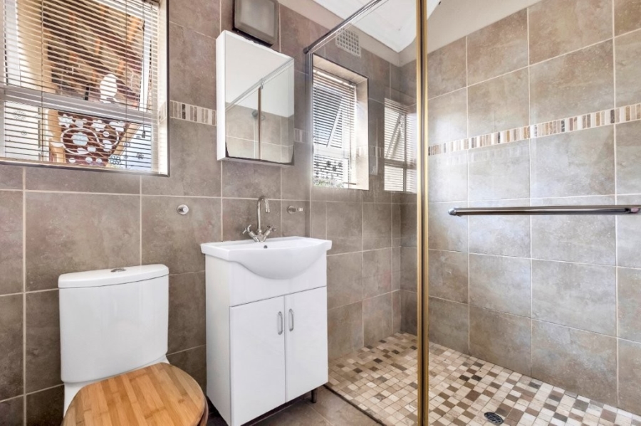 4 Bedroom Property for Sale in Linden Gauteng