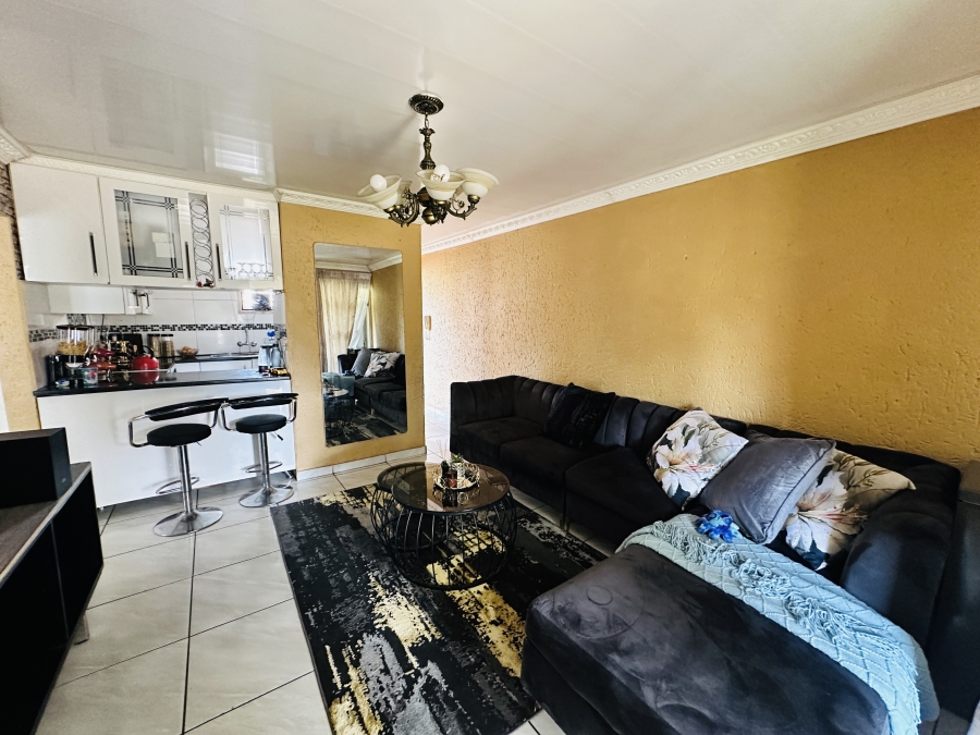 2 Bedroom Property for Sale in Meredale Gauteng