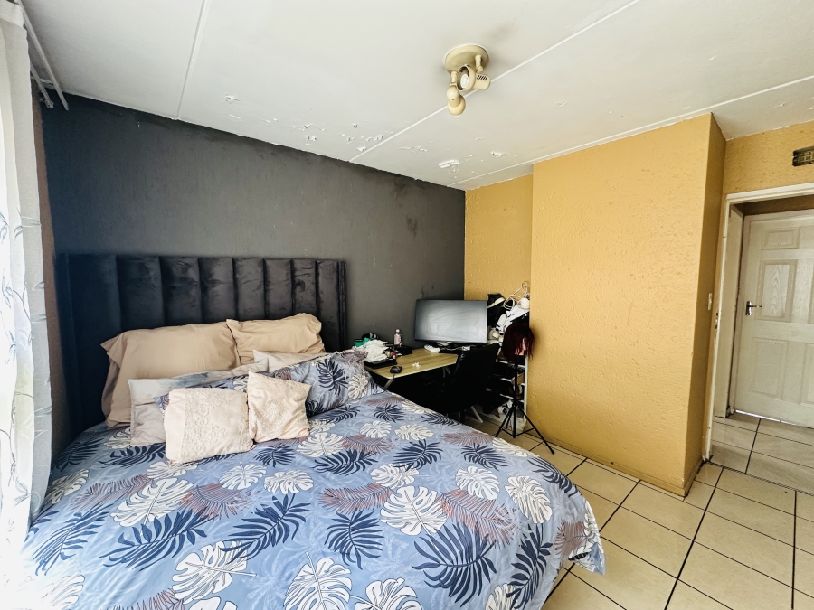 2 Bedroom Property for Sale in Meredale Gauteng