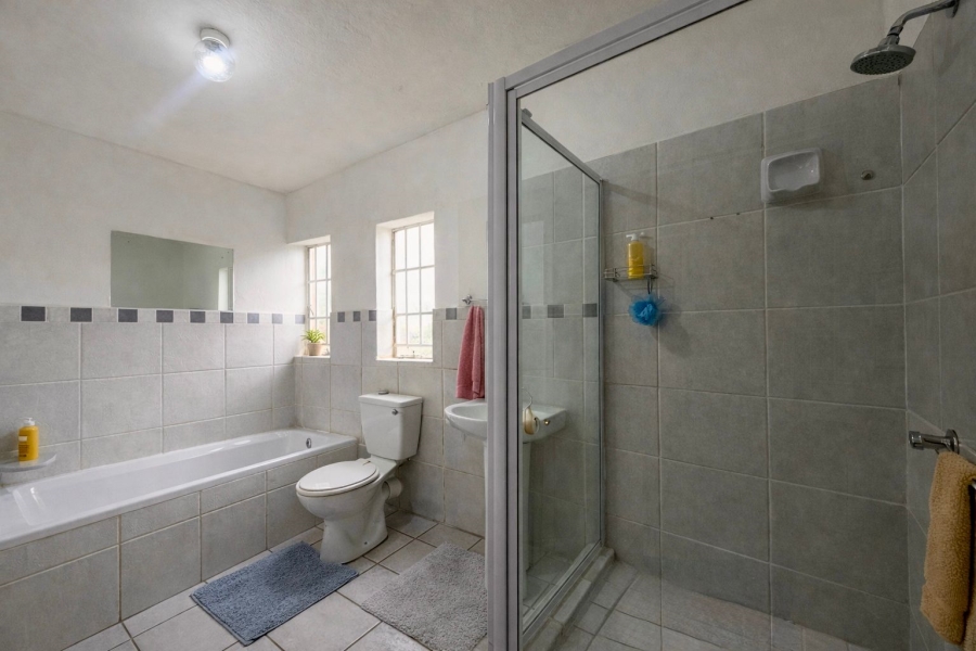 2 Bedroom Property for Sale in Amberfield Gauteng