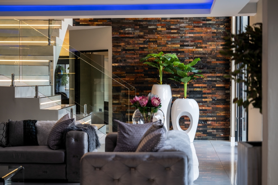 6 Bedroom Property for Sale in Cornwall Hill Gauteng