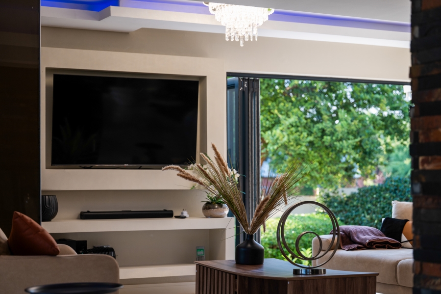 6 Bedroom Property for Sale in Cornwall Hill Gauteng