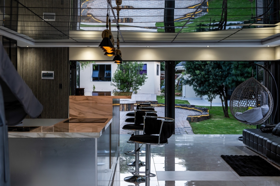 6 Bedroom Property for Sale in Cornwall Hill Gauteng