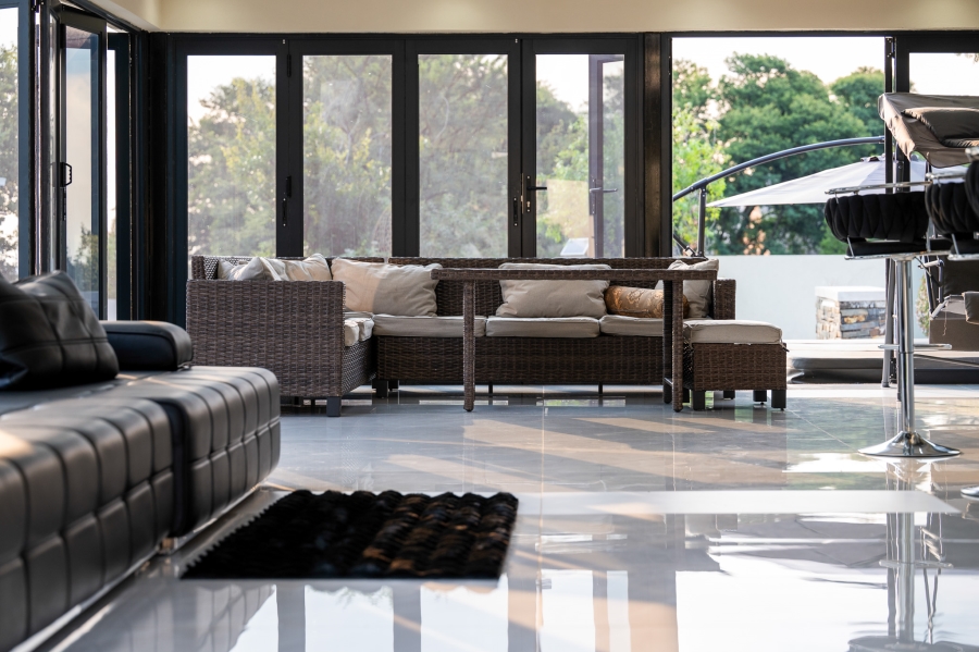 6 Bedroom Property for Sale in Cornwall Hill Gauteng