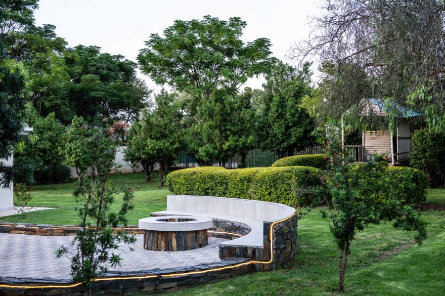 6 Bedroom Property for Sale in Cornwall Hill Gauteng