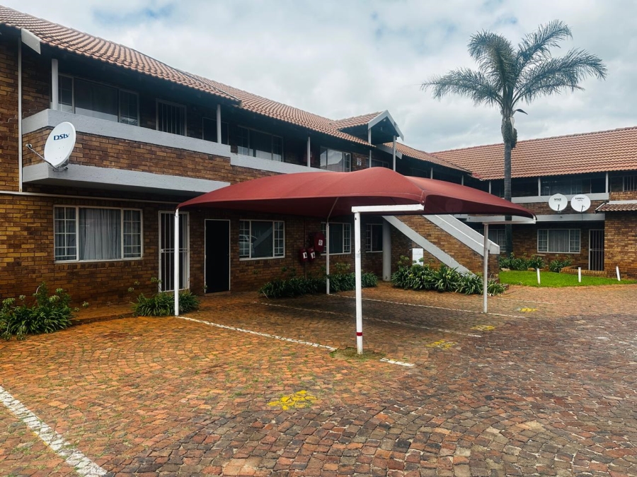 To Let 2 Bedroom Property for Rent in Kenleaf Gauteng