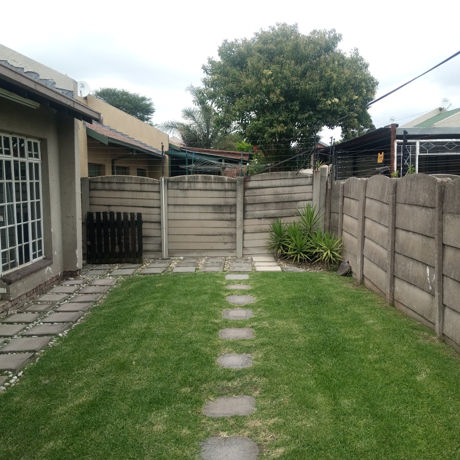 2 Bedroom Property for Sale in Lilianton Gauteng