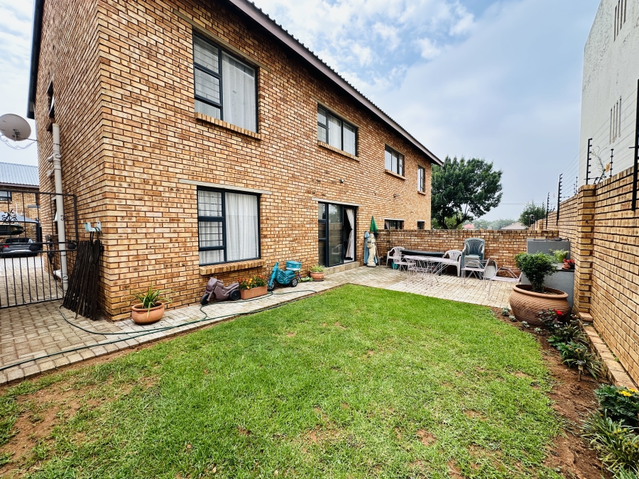 2 Bedroom Property for Sale in Albemarle Gauteng