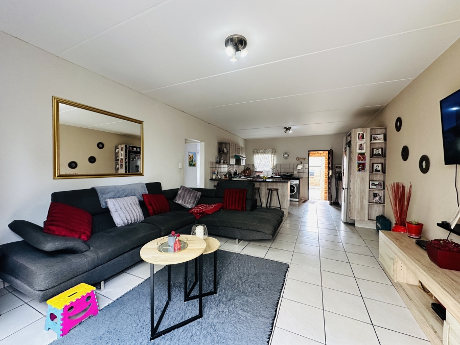 2 Bedroom Property for Sale in Albemarle Gauteng