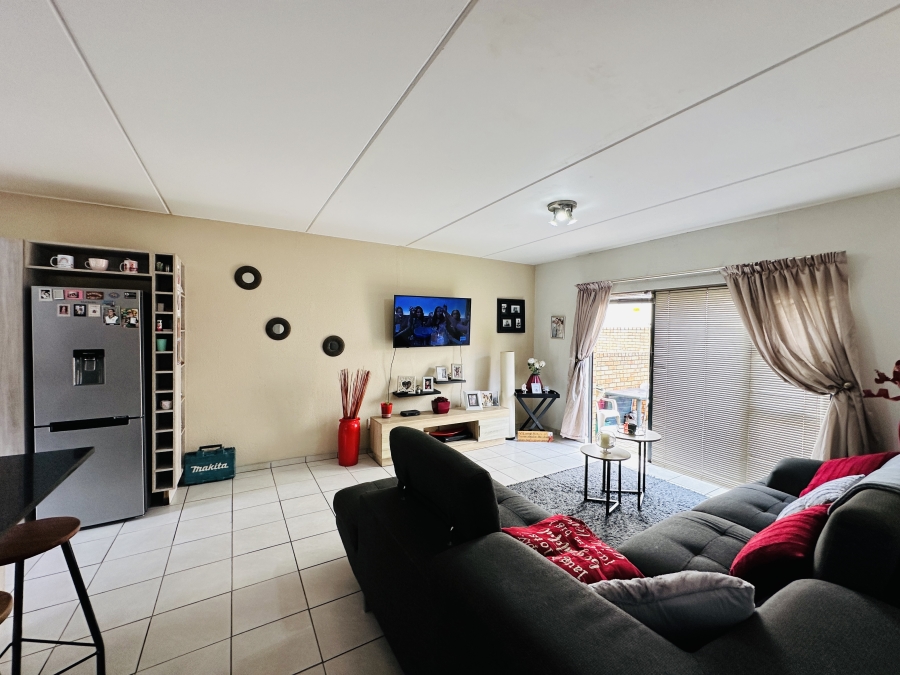 2 Bedroom Property for Sale in Albemarle Gauteng