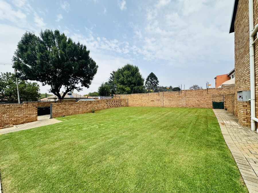 2 Bedroom Property for Sale in Albemarle Gauteng