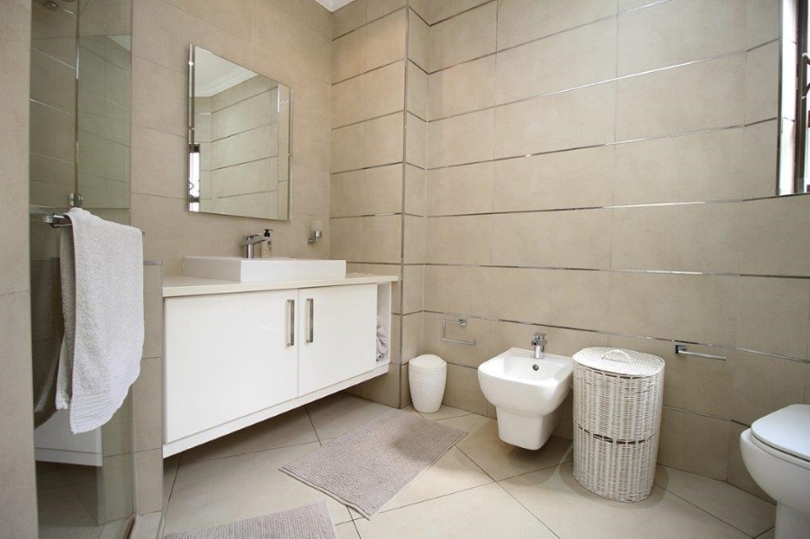 To Let 5 Bedroom Property for Rent in Atholl Gauteng