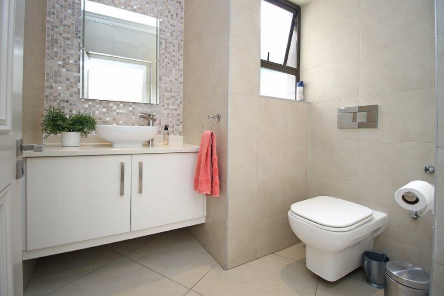 To Let 5 Bedroom Property for Rent in Atholl Gauteng