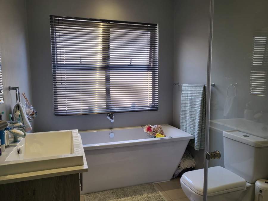3 Bedroom Property for Sale in Broadacres Gauteng