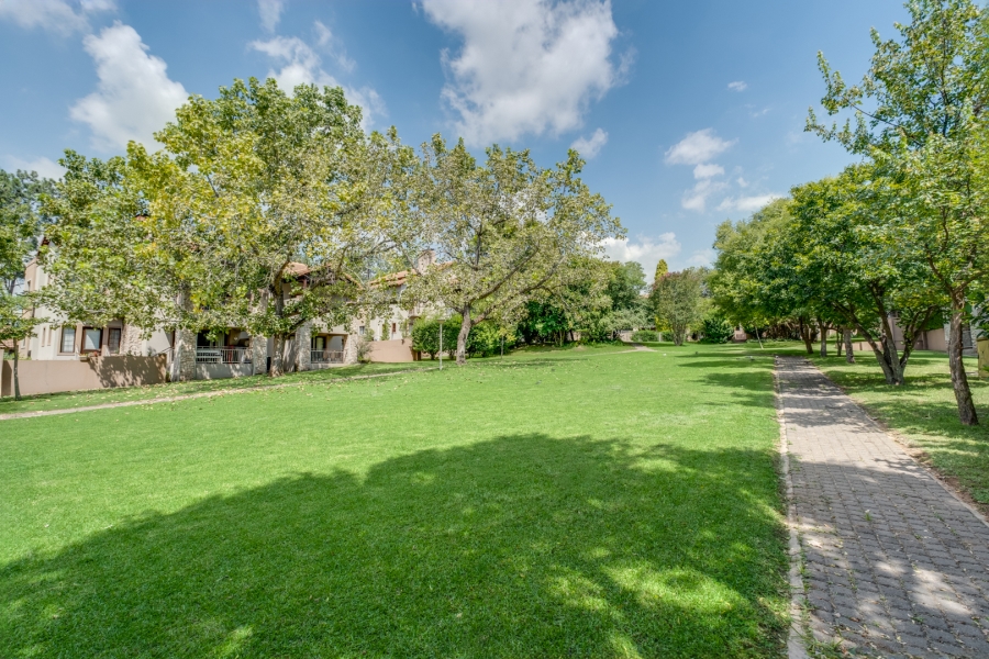 2 Bedroom Property for Sale in Beverley Gauteng