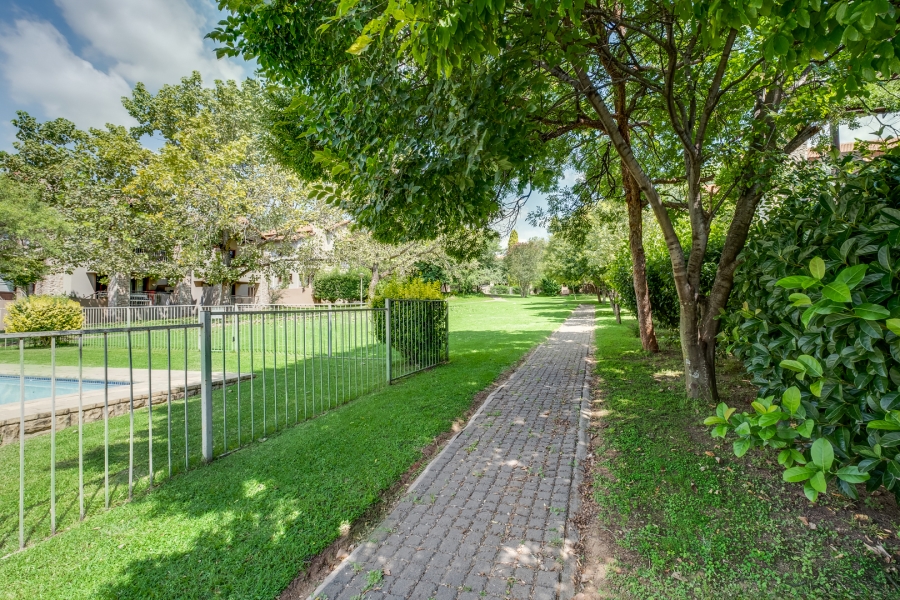 2 Bedroom Property for Sale in Beverley Gauteng