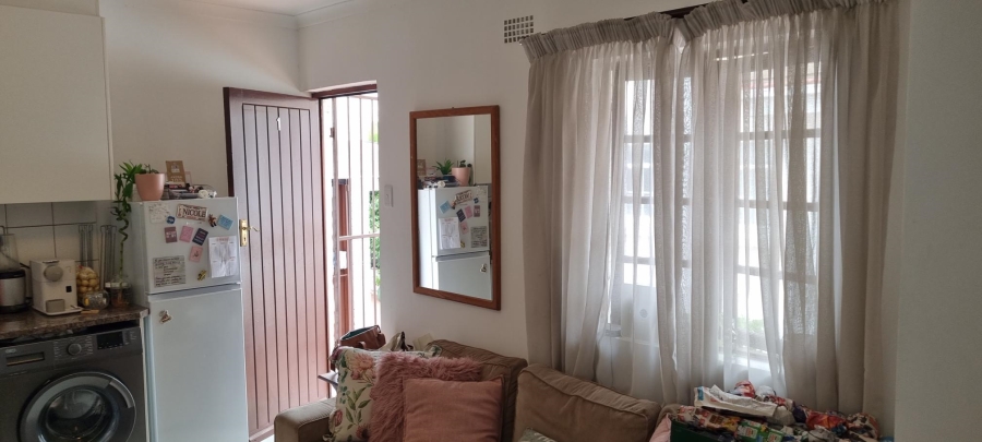 To Let 1 Bedroom Property for Rent in Craighall Park Gauteng