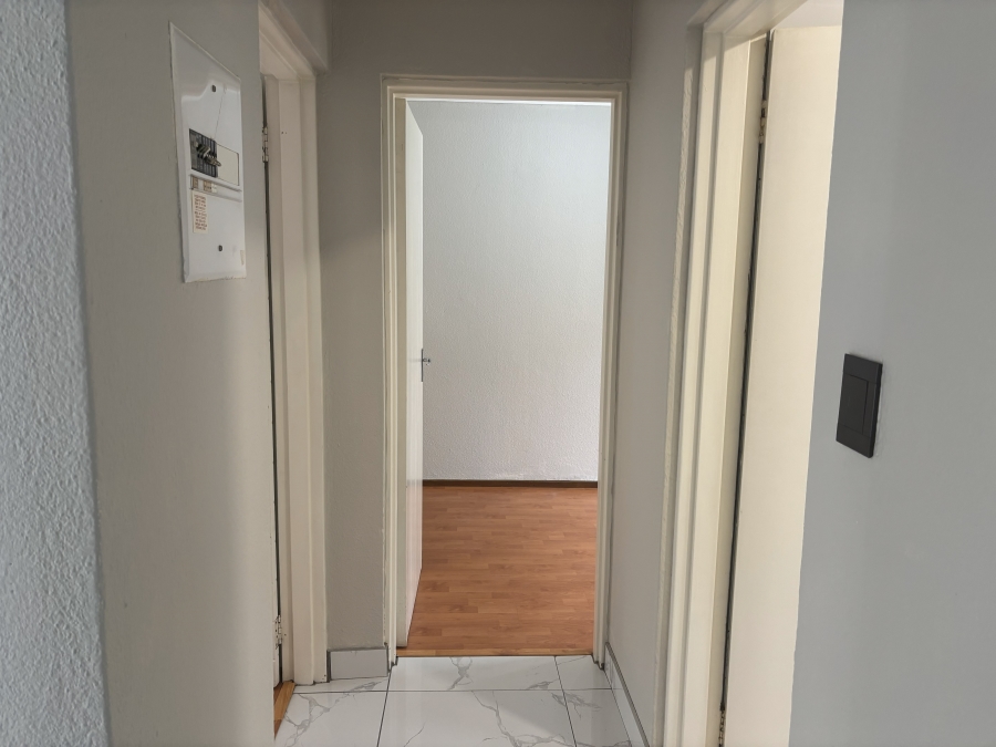 To Let 2 Bedroom Property for Rent in Douglasdale Gauteng