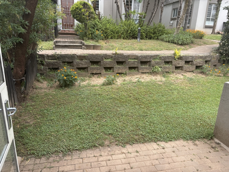 To Let 2 Bedroom Property for Rent in Douglasdale Gauteng