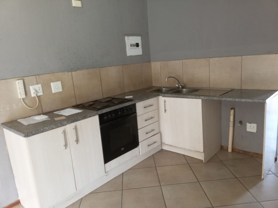 2 Bedroom Property for Sale in Albertsdal Gauteng
