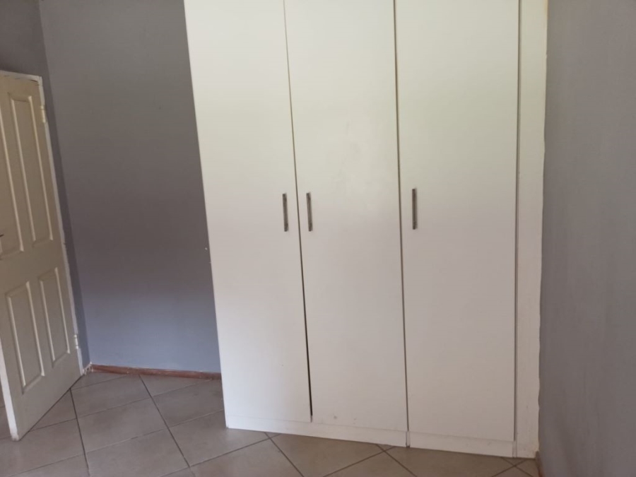 2 Bedroom Property for Sale in Albertsdal Gauteng