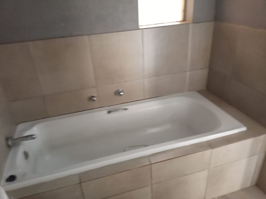 2 Bedroom Property for Sale in Albertsdal Gauteng