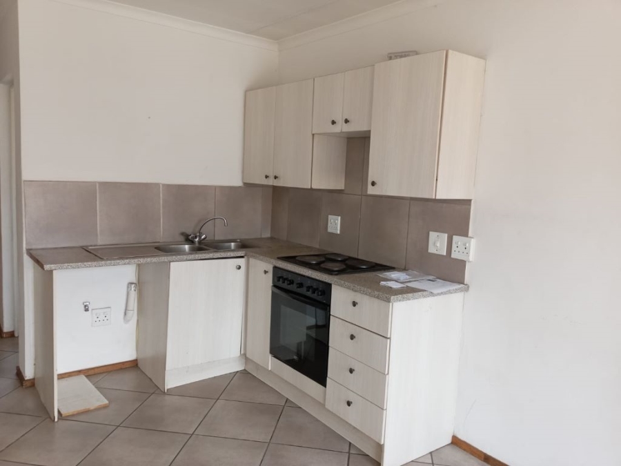 2 Bedroom Property for Sale in Albertsdal Gauteng
