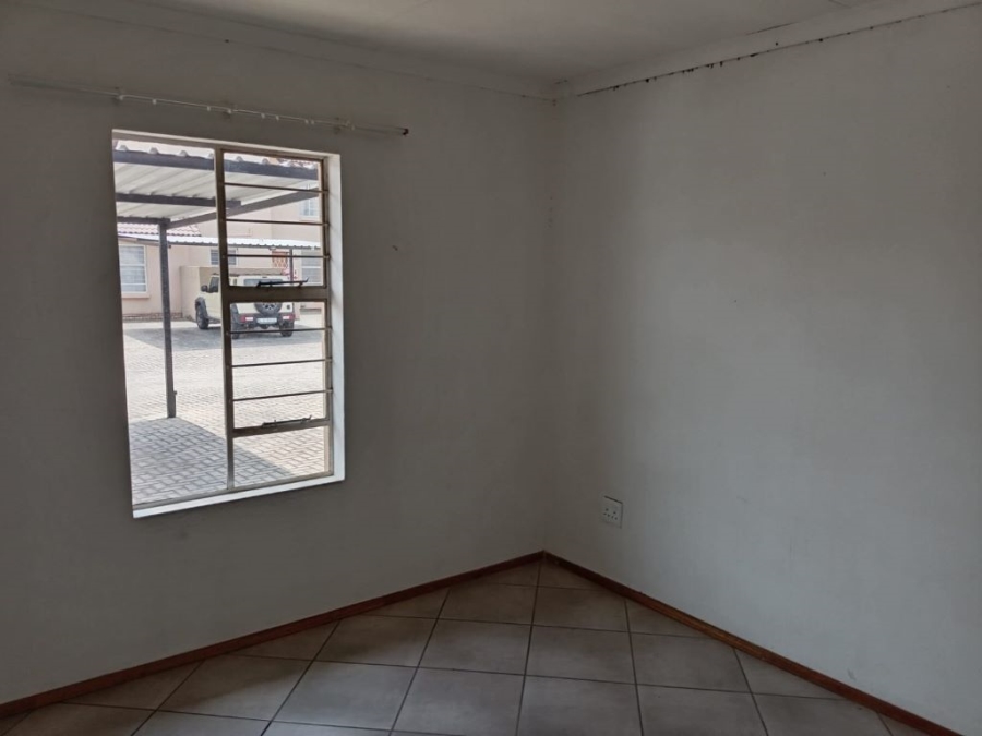 2 Bedroom Property for Sale in Albertsdal Gauteng