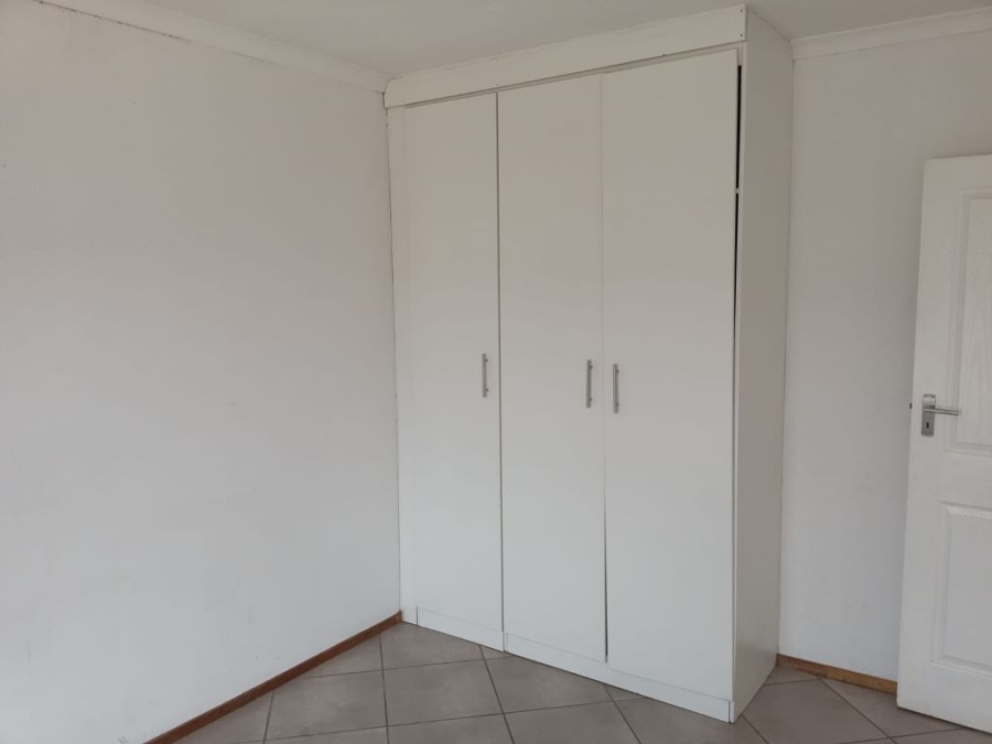 2 Bedroom Property for Sale in Albertsdal Gauteng