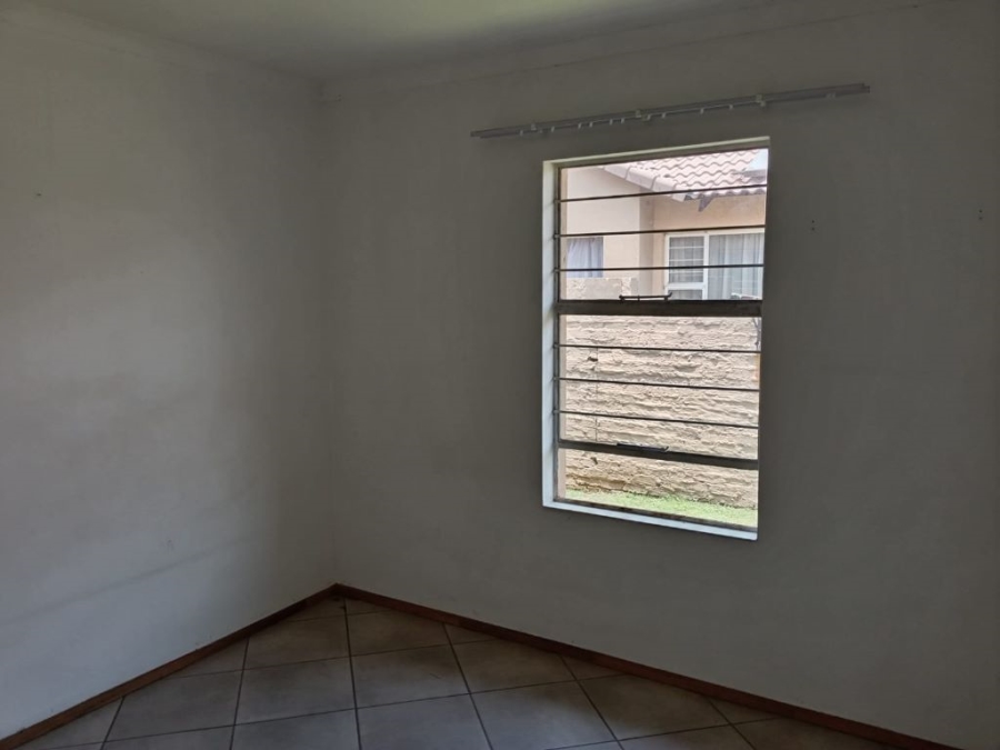 2 Bedroom Property for Sale in Albertsdal Gauteng
