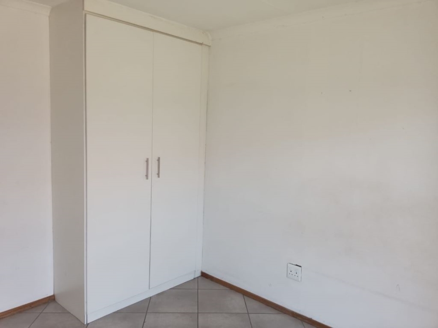 2 Bedroom Property for Sale in Albertsdal Gauteng